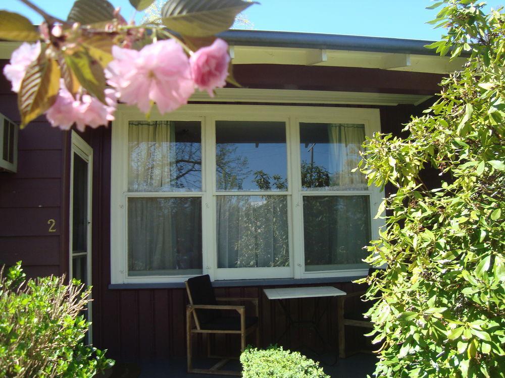 Elm Lodge Bright Exterior photo